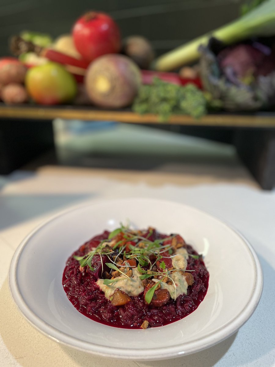 Yesterday our Beyond the Classroom participants had a demonstration from our CEO & Founder @chefsimonboyle. They learnt how to make a pulled pork salad using @RedefineMeat #GoodFoodDoingGood #inspiringfutures