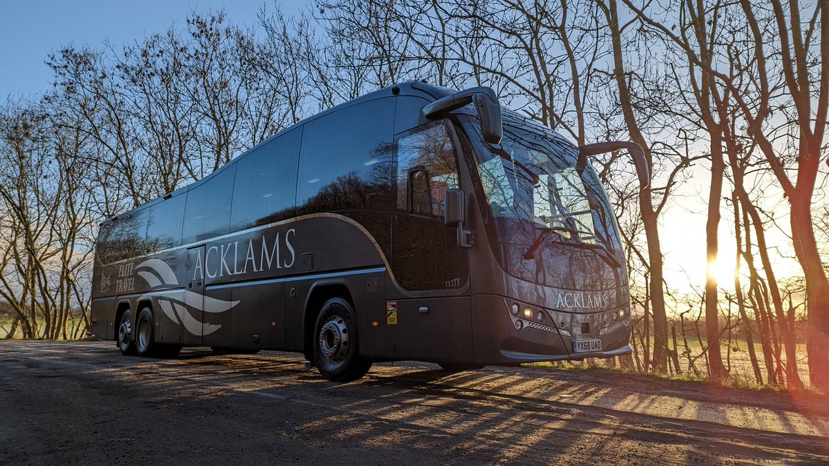 The final morning school run of the week in this @acklams with this @plaxton coach #YX68UAD #sunrise #coach #coaching #schoolrun #yorkshire #thankyoudriver @CPT_UK @CPTYorksNorth @CPTOperations