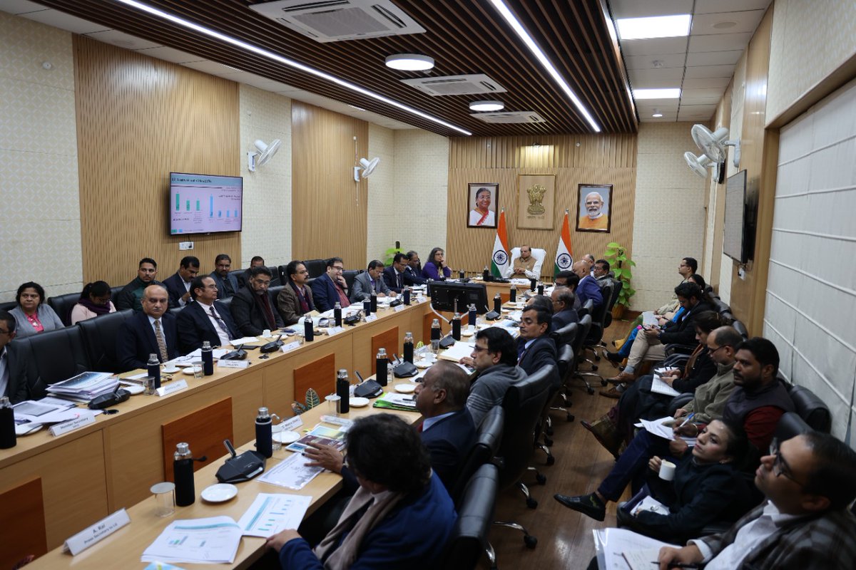 LG Delhi on Twitter "Chaired the 1st Meeting of the High Level