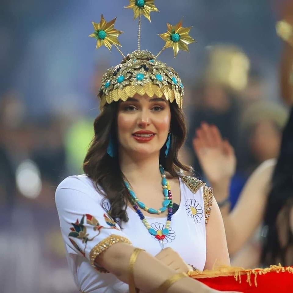 كلما اشتدت عليه الأزمات يهزمهم بتاريخه
هذا معنى العراق تاريخ الحضارات 

الملكه شبعاد اول شاعرة ومسقية بالتاريخ #يوم_الجمعة #خليجي25_بصراوي