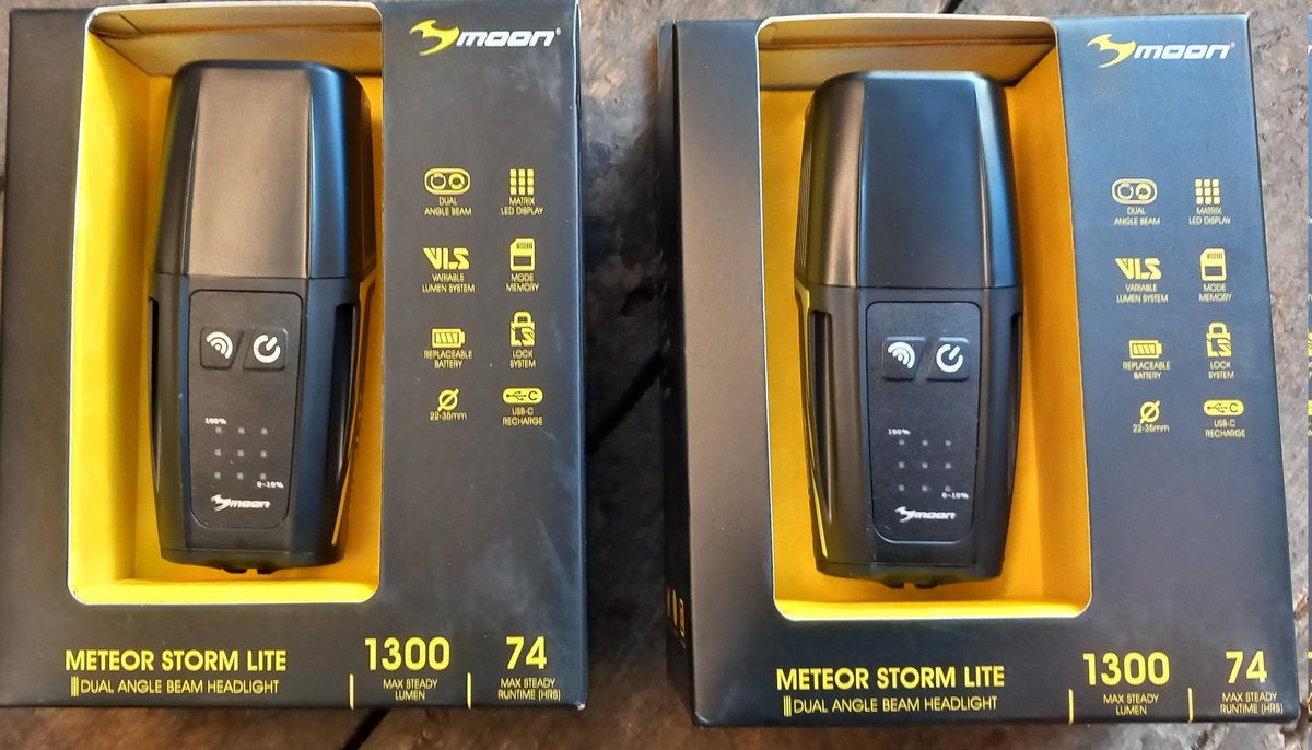 SpindlesBikes's tweet photo. These Moon Meteor storm lights has 7 modes inc a boost 1300 lumin.  Its IPX5 water proof, USB charged and has replaceable batteries. Only £45. https://t.co/ZFsUzyXGmD