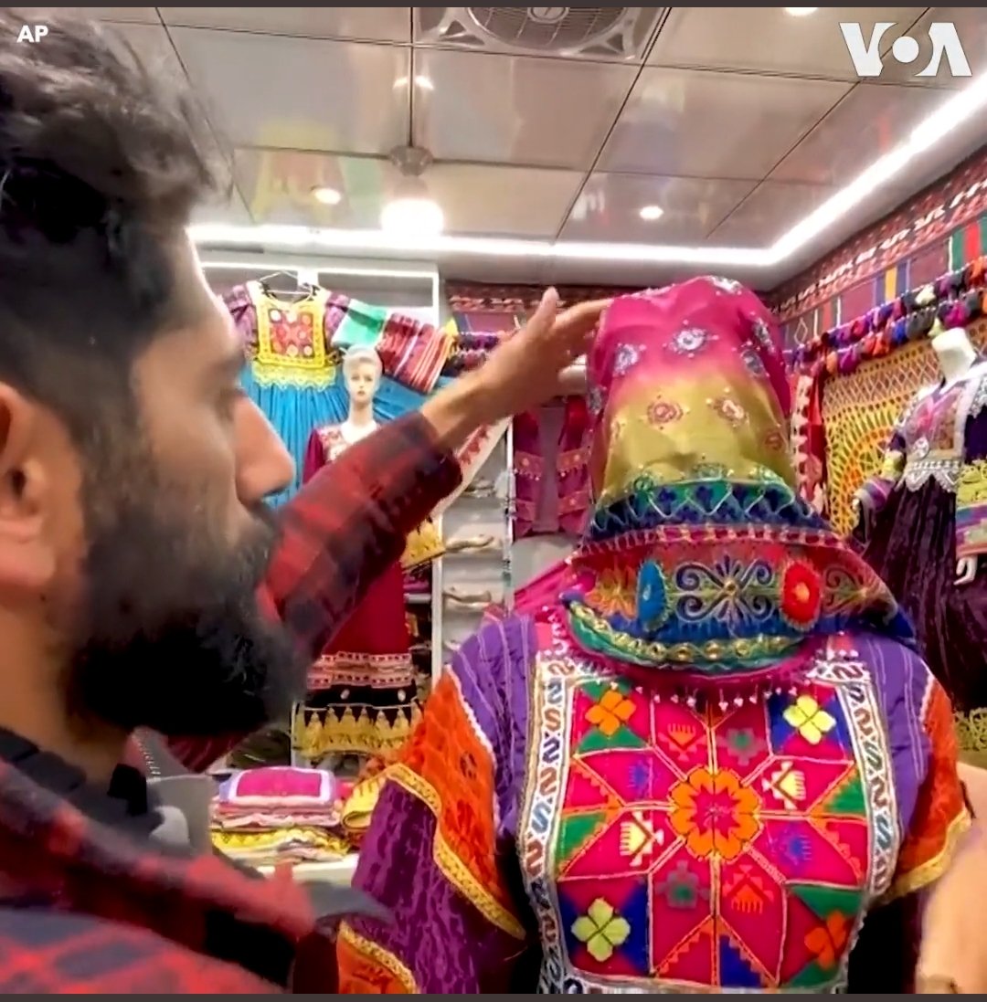 AbdellaFalak's tweet photo. #Taliban have issued orders to cover the faces of female mannequins, or #ClothStore owners will be #Punished.
#Kabul #Afganistan #WomenFace https://t.co/Cn41TjZ5gr