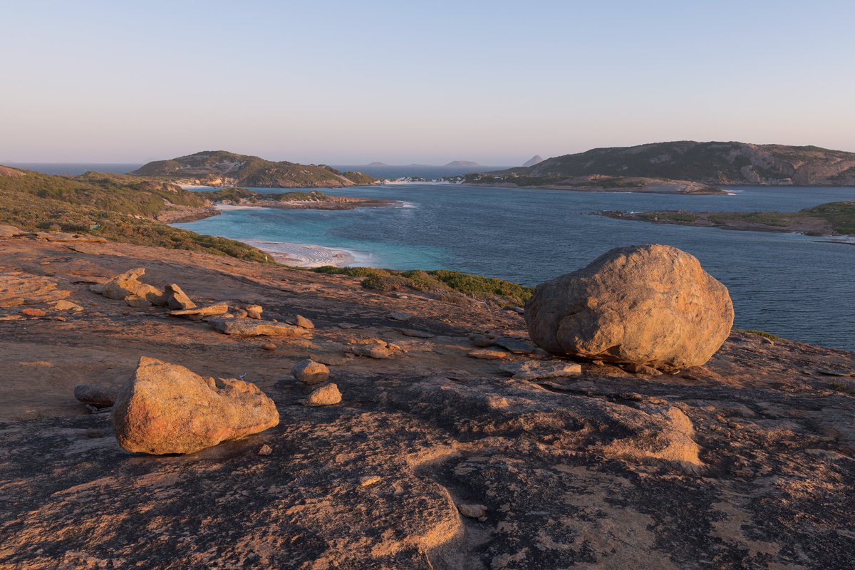 Summer on the south coast of <a href="/WestAustralia/">Western Australia</a> looks a little like this🌞

#esperance #goldenoutback #seeaustralia