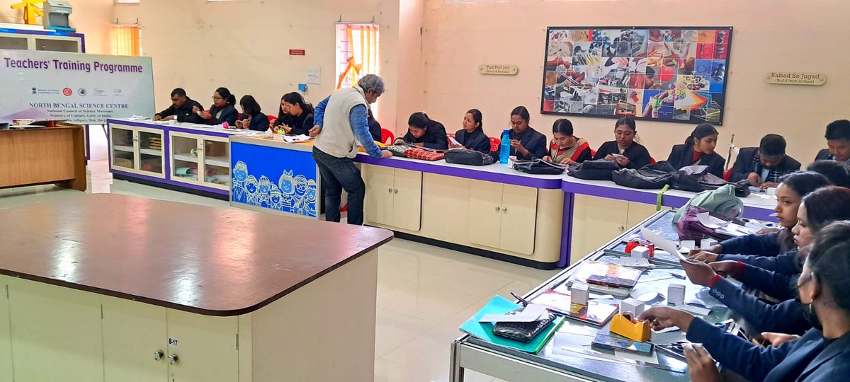 nbscsiliguri's tweet photo. Highlights of 𝐓𝐞𝐚𝐜𝐡𝐞𝐫𝐬' 𝐓𝐫𝐚𝐢𝐧𝐢𝐧𝐠 𝐏𝐫𝐨𝐠𝐫𝐚𝐦𝐦𝐞 #TTP organised by @nbscsiliguri involving the trainees from Siliguri Terai B.Ed College & Siliguri Primary Teachers Training College
#AmritMahotsav #teacherstrainingprogram #ScienceCity #Siliguri #SilverJubilee https://t.co/5CJ0RWGDll