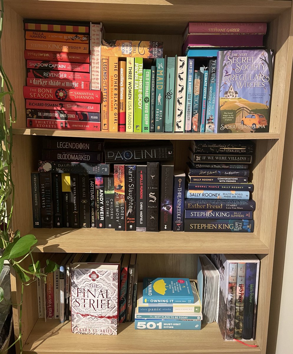 Karpidiem11's tweet photo. My happy place!  #goldsborobooksshelfie @GoldsboroBooks https://t.co/xKwxPi0Goj