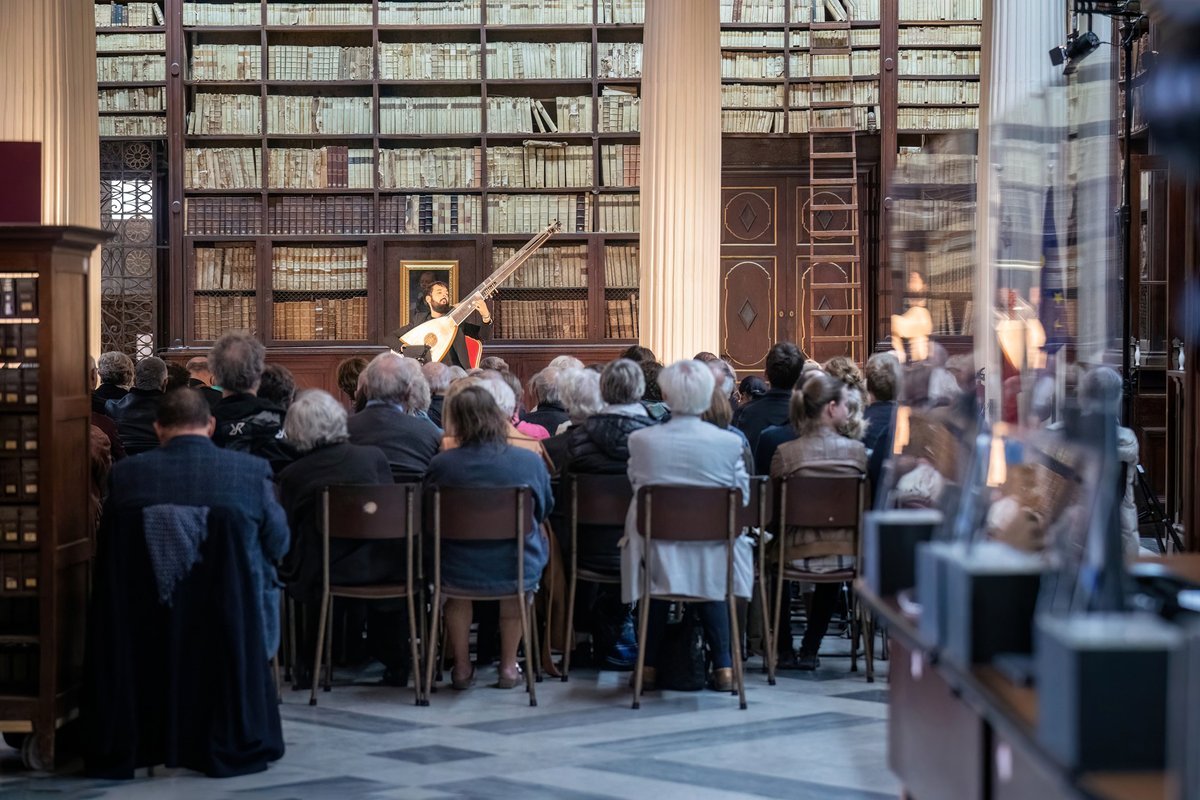 zapicopablo's tweet photo. Very intimate and delicate music ♥️ Thanks for this gift!
#theorbo #tiorba #chitarrone #therobo #theorbe #earlymusic #músicaantigua #musiqueancienne #baroquemusic @BaroqueFestival @Festivals_Malta https://t.co/HN1ec0sLux