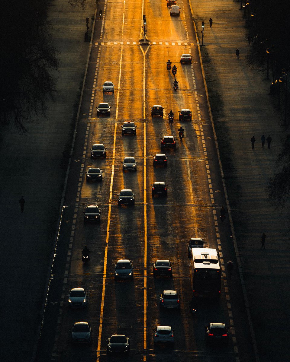 Currently on my way to a new city for a pretty incredible experience any guesses where?!

#พรีมายา #photography #travel #photooftheday #city