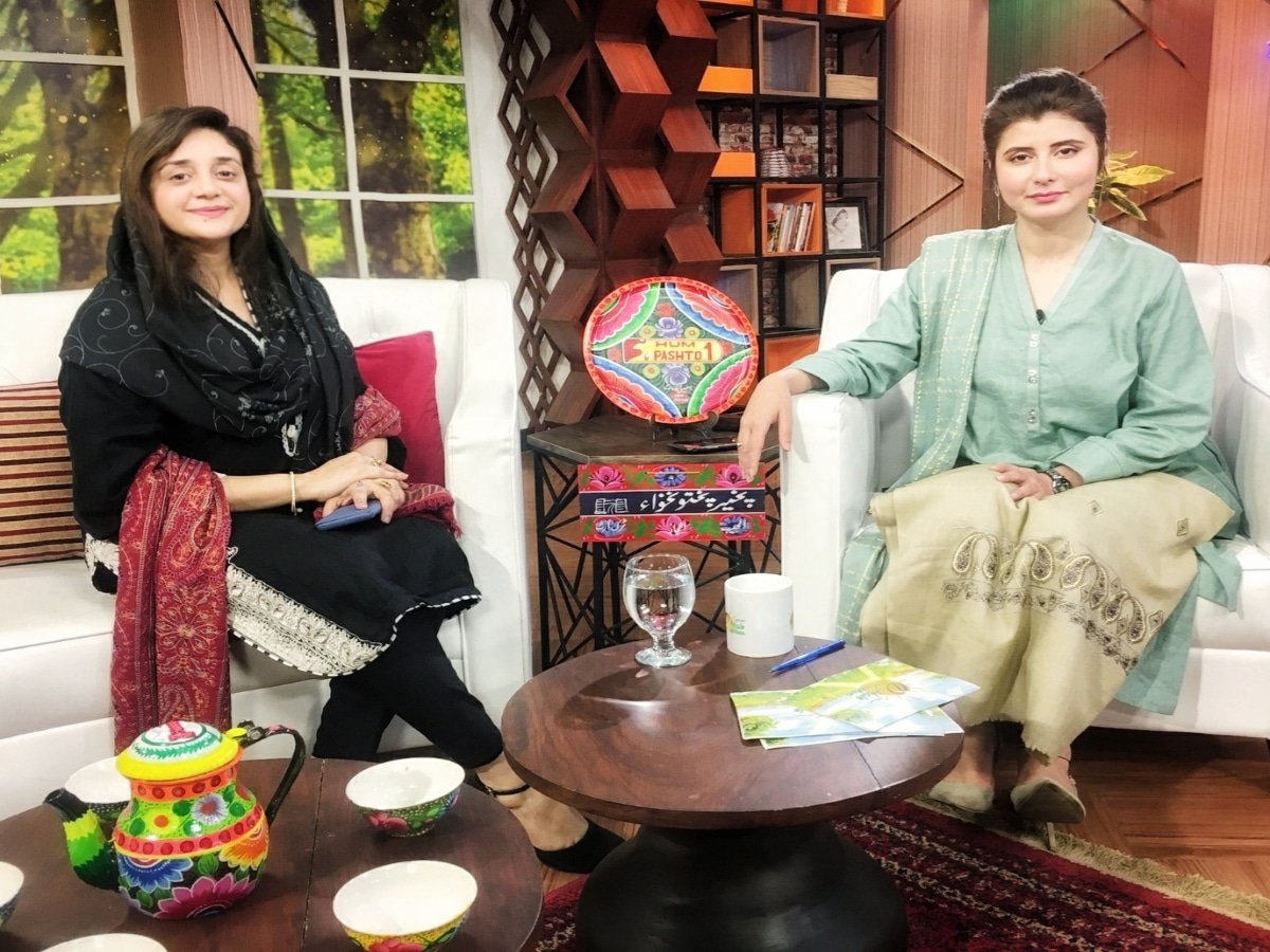 On #pakhairpakhtunkhwa with the lovely @najiba_faiz  on @HUMPashto1