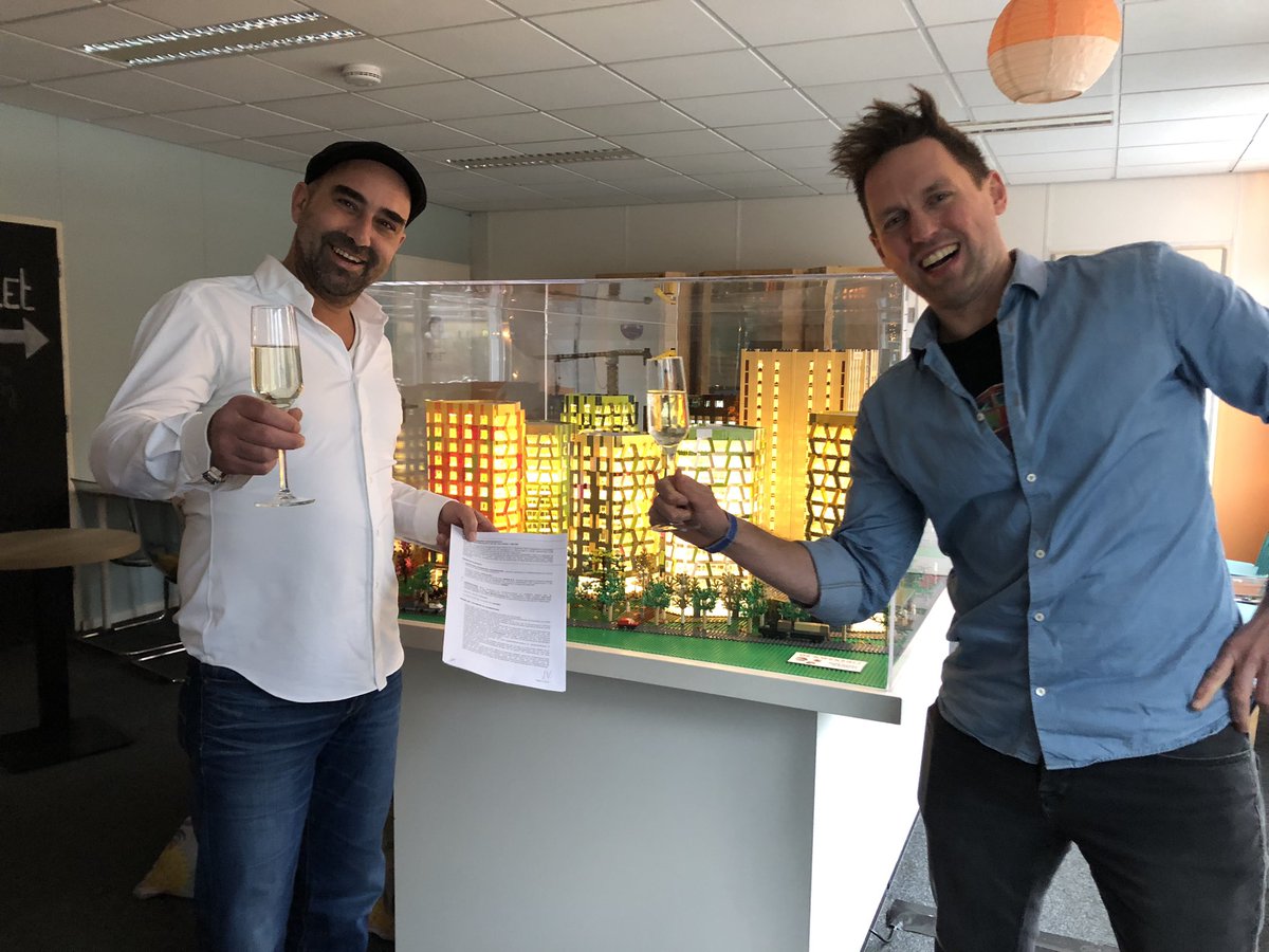 Huurovereenkomst met café Kweekvijver ondertekend die in horecaruimte toren Catalpa in Kwekerij fase II komt! Tegenover Rower Bikeshop 😀