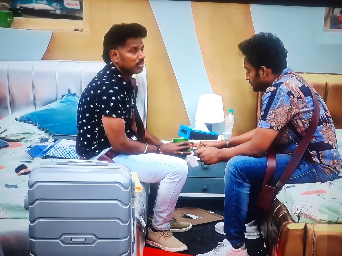 #BiggBossTamil6

#Vikraman : ungaluku tholvi pidikathu. Probabilities thaa but you decided for that #Amuthavanan 

#Vikku maturity 👌 👏