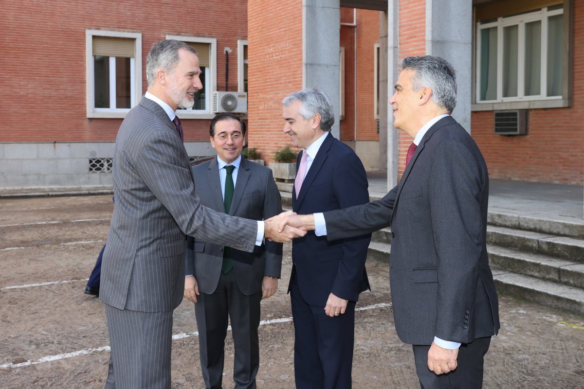 CasaReal tweet picture
