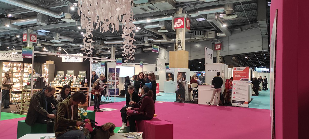 explainersgroup's tweet image. ¡Asistimos a #MuseumConnections en #París! Un evento impresionante para conectarnos con profesionales de museos de todo el mundo y aprender sobre las últimas tendencias y tecnologías en museografía. ¡No te pierdas la próxima edición! #museos #cultura @Museum_co