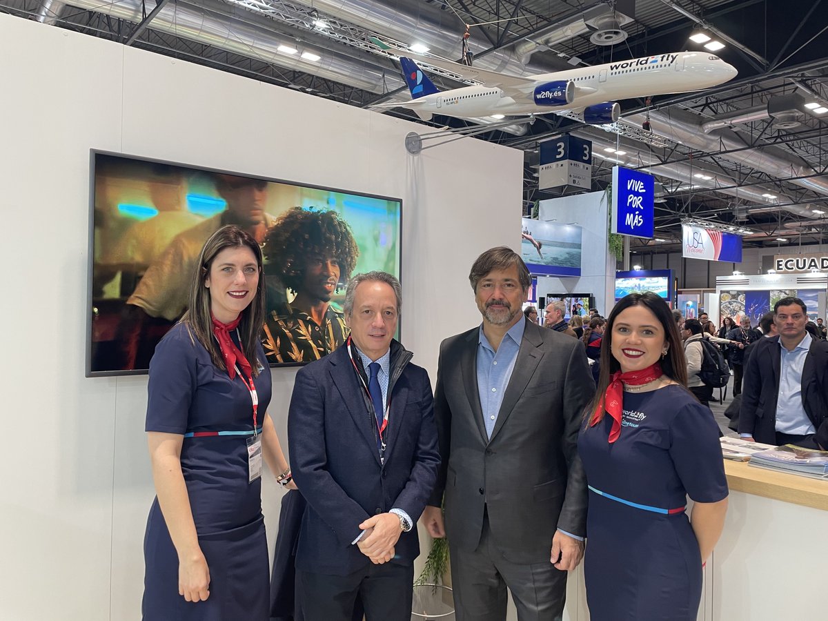 margins_fi's tweet photo. Gabriel Subías, CEO de #World2Meet visita el espacio de #World2fly en el Stand de Cuba en #fitur2023 https://t.co/ujt7dunvJL