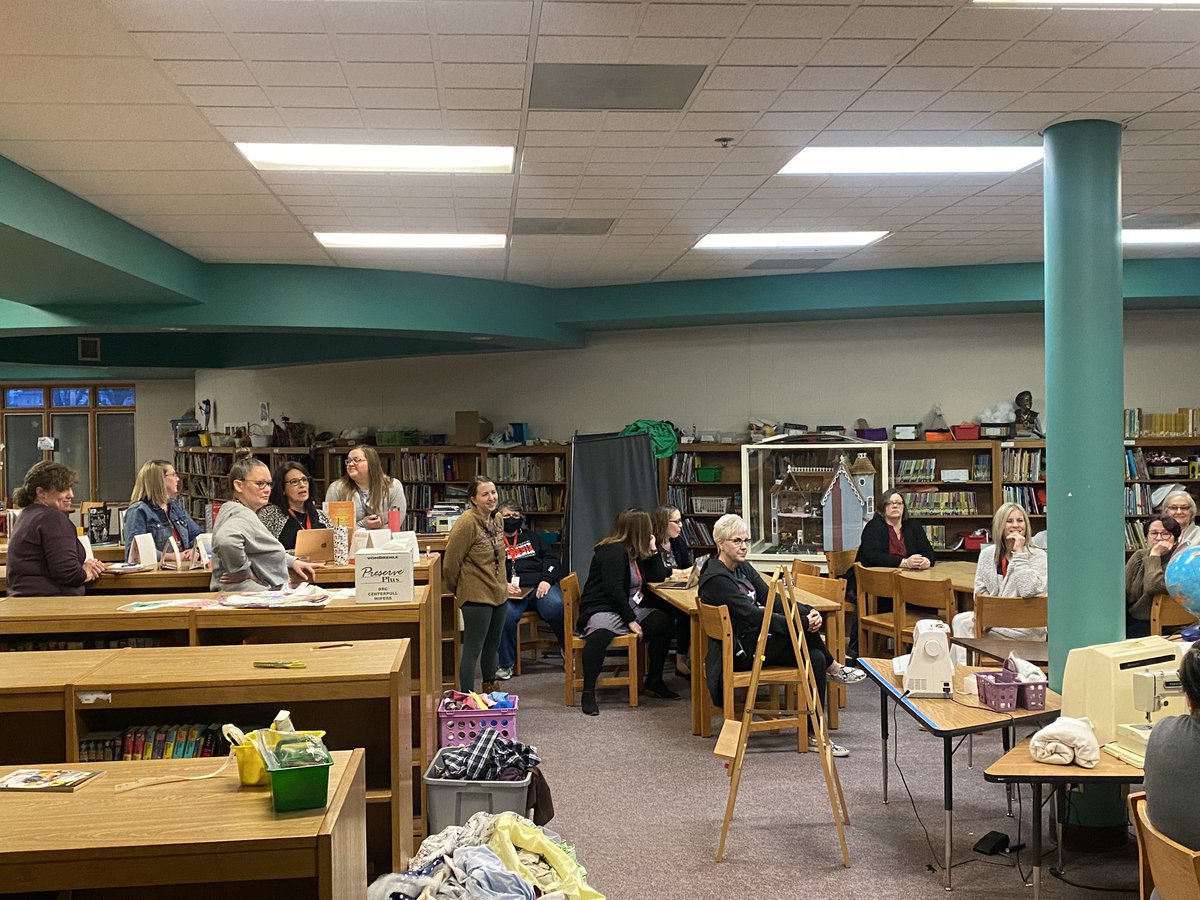 acoppinger12's tweet photo. Great cross-grade level collaboration happening at yesterday morning’s staff meeting! @doc_nuge @AtchisonPublic #WeAre409 https://t.co/k7CyIEpiHI