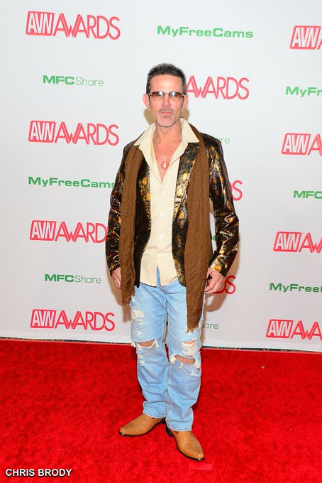 Some more AVN red carpet pics.  Chris Brody photos. https://t.co/mGKxL7PoSE
