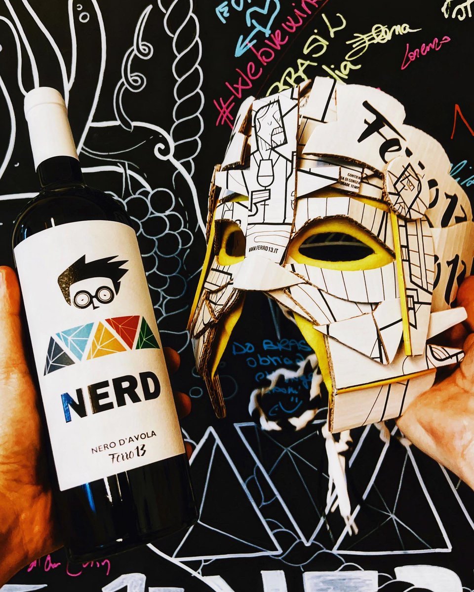 ferro13winery's tweet photo. C’è un nuovo Supereroe in città• Siamo onorati di presentarvi l’incredibile collaborazione nata con il talentuoso @philtoys . La nostra scatola trasformata in maschera per farvi diventare un supereroe a tutti gli effetti grazie agli scatti di @_moodart  #Ferro13 #vinexpoparis https://t.co/QhJGqNk5P1