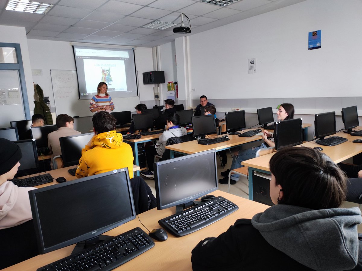 Qué mejor forma de trabajar la #inteligenciaemocional que con <a href="/lydyamm/">Lydya Merinero</a> !! Colaboración FOL- Orientación del <a href="/cpifpbajoaragon/">CPIFP Bajo Aragon</a> para trabajar a solución pacífica de conflictos y la autorregulación #insideout #otraformadeaprender #juntosumamos #trabajoenequipo