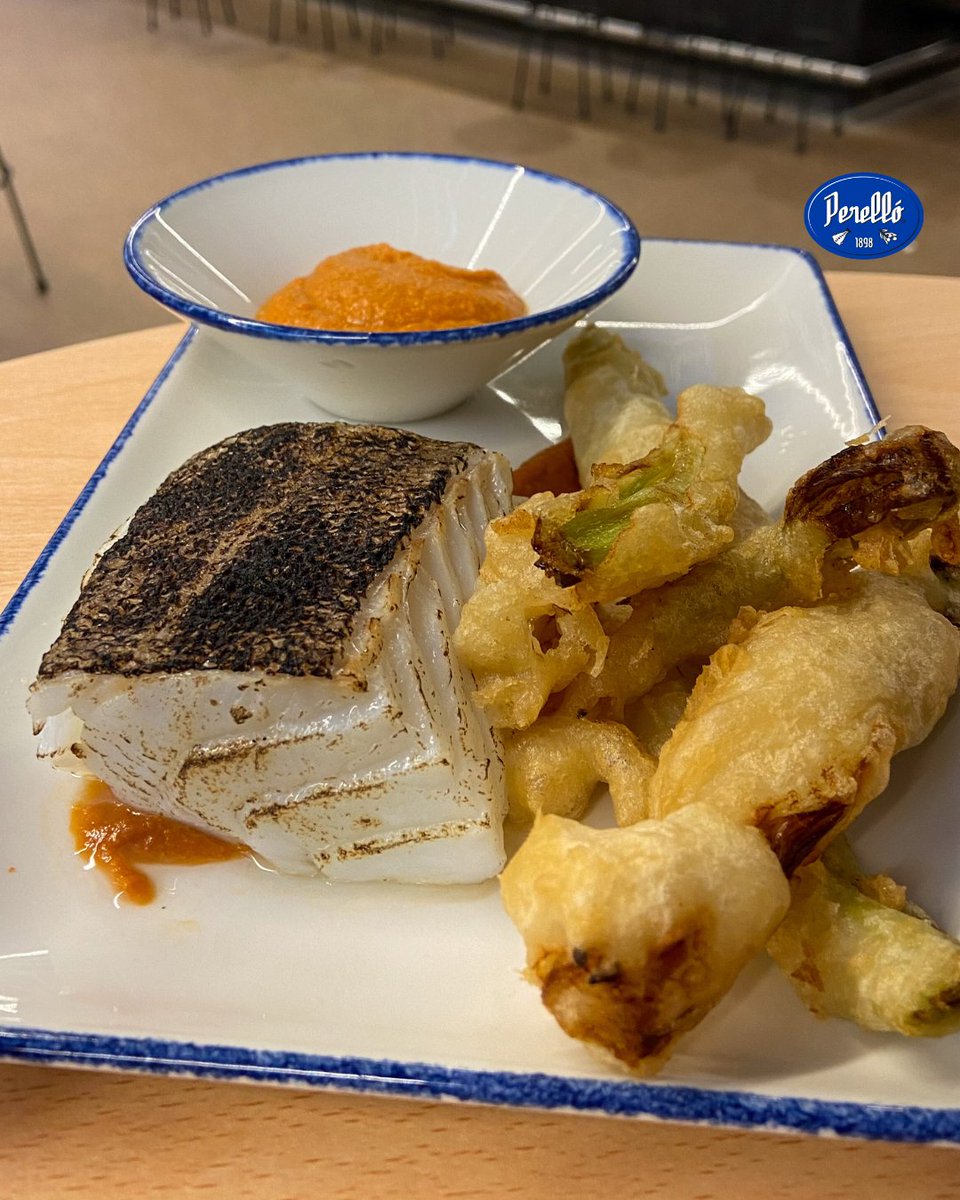 Perello1898's tweet photo. Què, això?! 🤩 MORRO DE BACALLÀ AMB TEMPURA DE CALÇOTS 🐟✨ Un dels suggeriments fora de carta d'aquesta setmana a la #BarraPerelló.

📍 A la nostra botiga del Mercat del Ninot, #Barcelona. https://t.co/CzHTS4yNzG