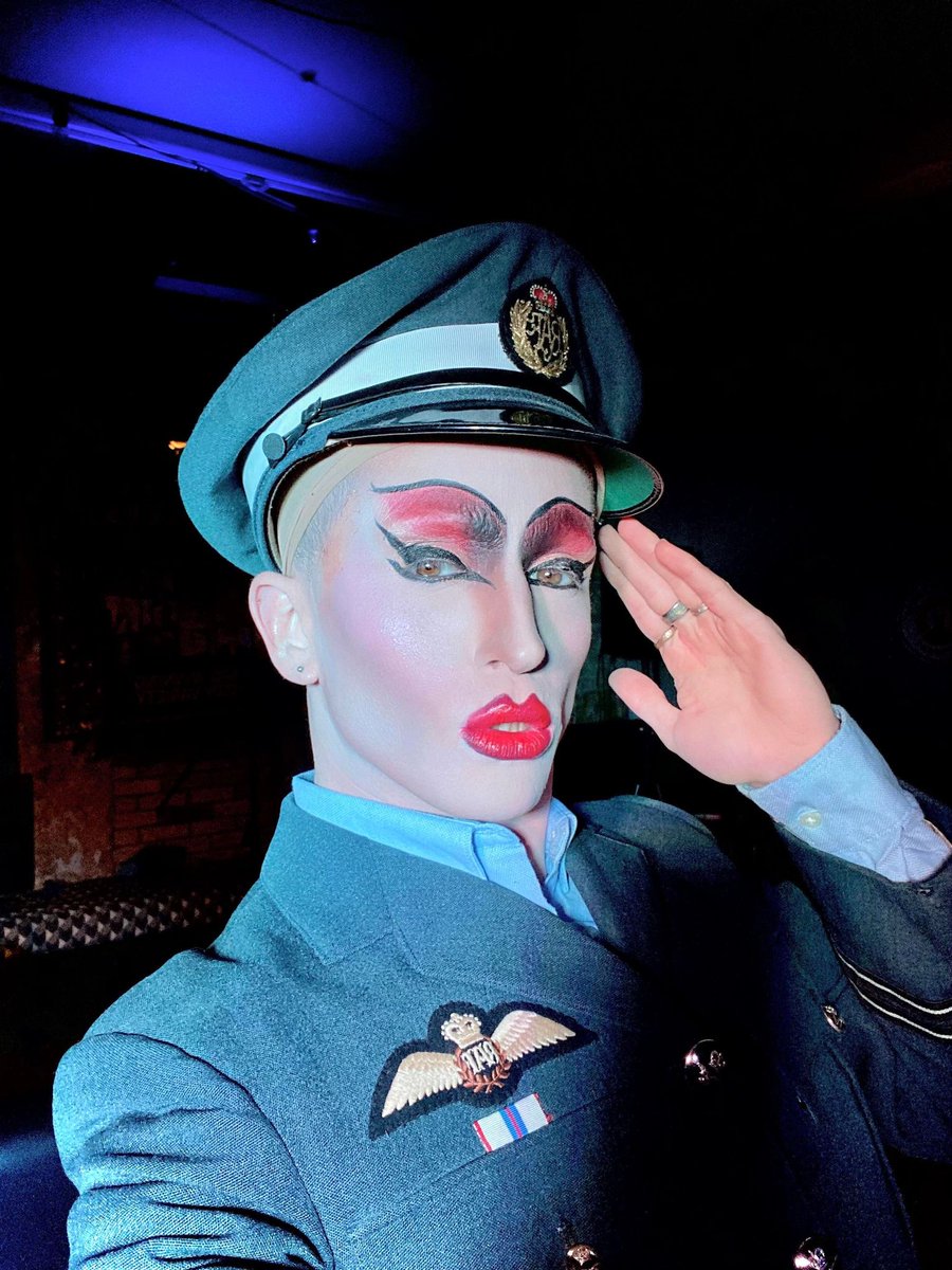 CabaretCamden's tweet image. FRID 20 JAN £10
camdencabaret.co.uk 
@heroicalive 37 Chalk Farm Rd #CAMDEN 
  strong #cabaret line up includes 
LACHIAN WERNER  + QUEERA LYNN + KLAUSE FANTASTICH + MISS APPLE TART #londonshow #girlsrule #standupcomedy #drag #burlesque #clown &amp;amp; BIG DISCOUNT only £10 #Students