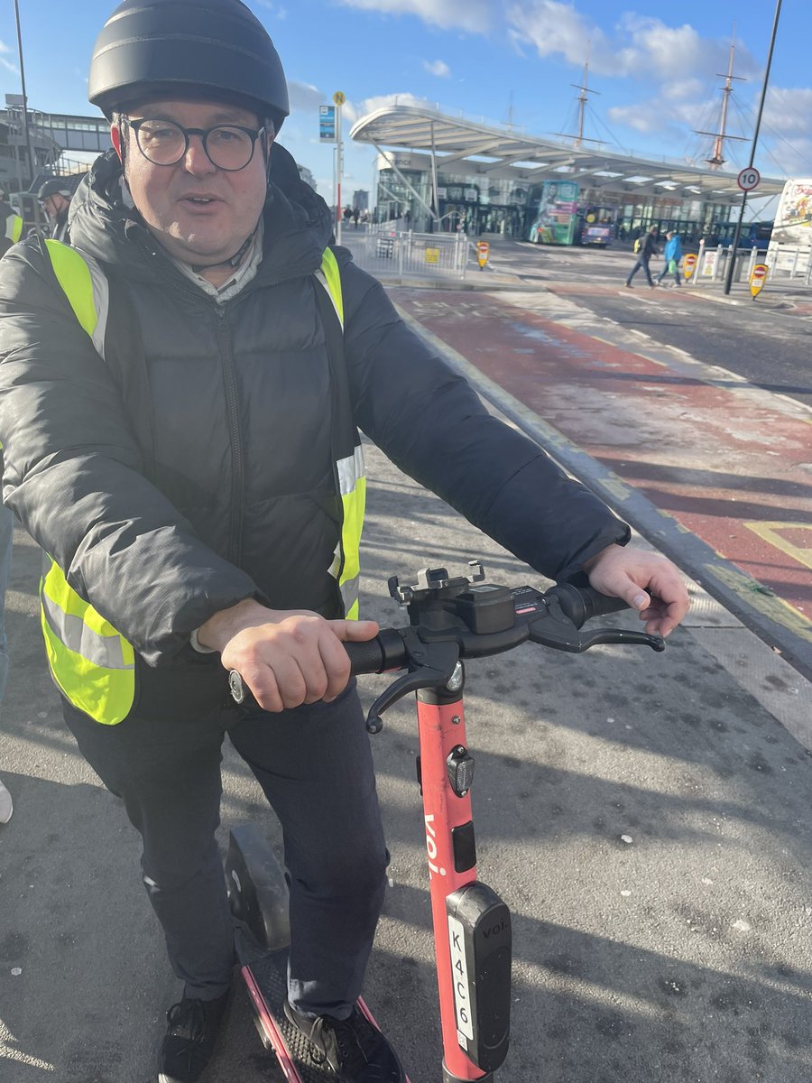 debitmymobile's tweet photo. The team have been to Portsmouth this week, attending the @landor_links Future Transport Forum in partnership with @SolentTransport &amp; talking about how #ChargeToPhoneBill gives you an inclusive way to pay for your journey across lots of transport modes.
https://t.co/wUjz3Ng3ke https://t.co/OUrSaUCPAL