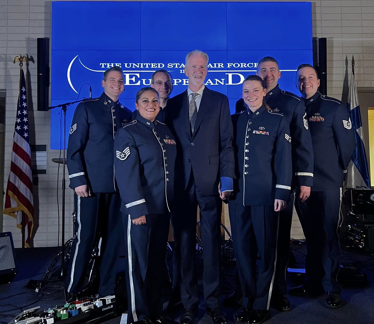 U.S. European Command tweet media