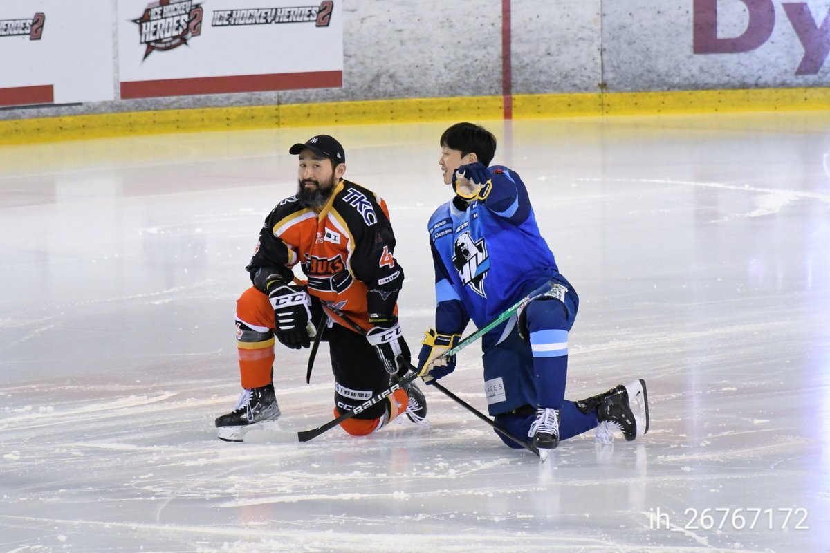 ih_26767172's tweet image. あそこで撮ってるよ～‼️って駿さんに教えてくれて 
 #アイスホッケーヒーローズ2
 #アジアリーグアイスホッケー
 #HLアニャン
 #栃木日光アイスバックス
 #アイスバックス