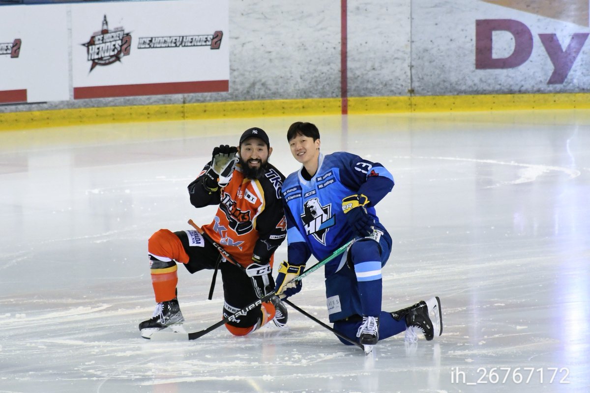 ih_26767172's tweet image. 2人でおててふりふりしてくれた☺️
 #アイスホッケーヒーローズ2
 #アジアリーグアイスホッケー
 #HLアニャン
 #栃木日光アイスバックス
 #アイスバックス