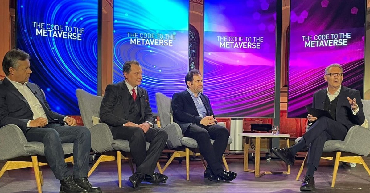 Excited to share that Flybits' CEO, Hossein Rahnama @hosinux, joined a panel of experts at #Davos2023 on @CNBC to discuss to potential of #metaverse in shaping the future of the internet. #DigitalTransformation