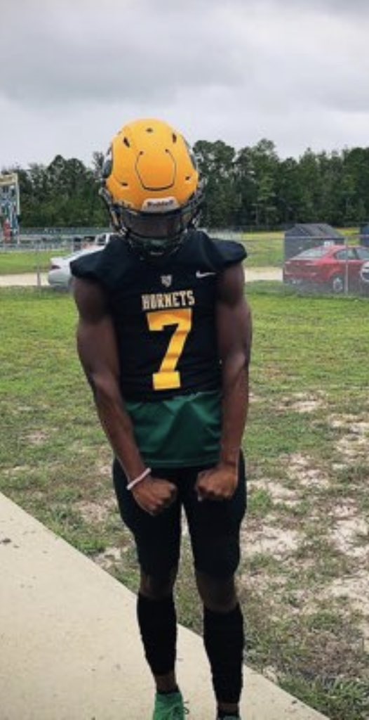 Academic award goes to this guy! Truly the example of a student athlete 4.4 gpa, leader on and off the field! Can’t wait to see where he lands come signing day! Very proud of you bro and thanks for all you have contributed to the program <a href="/YHS_HornetFB/">Yulee Football</a>