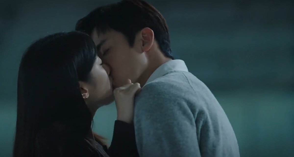 KNimij2's tweet photo. Just facts
Han Seojun spoiling us since True Beauty 👀🤭🫣🤣
Wait I just realize from Yeonseok & Hyunjin, Gayoung & Inyoup, Inyoup & Hyunjin to Yeonseok & Gayoung
#TrueBeauty
#TrueBeautyEp15
#MoonKaYoung #MoonGaYoung #HwangInYoup #HwangInYeop
#TheInterestOfLoveEp10 #YooYeonSeok https://t.co/89EvZhNtN0