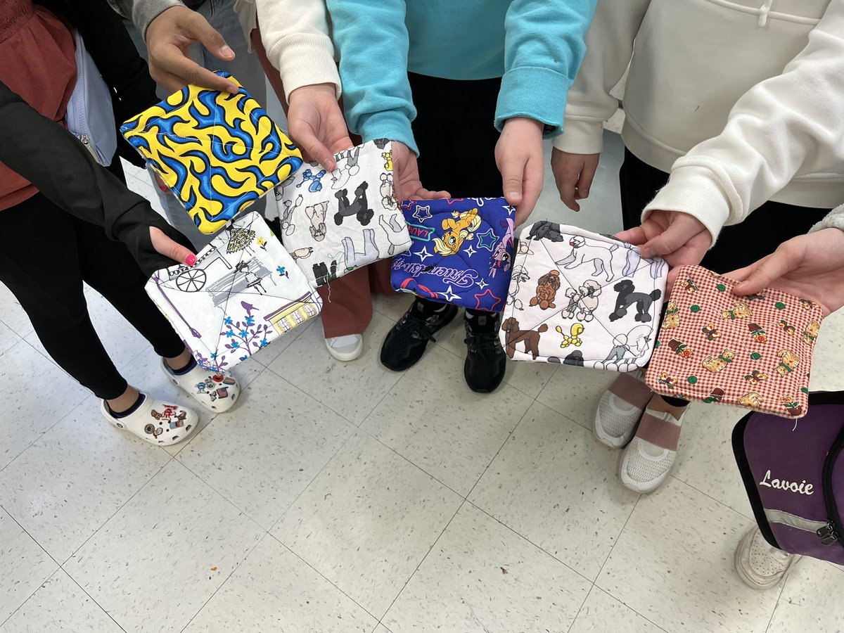 MACS_CTE's tweet photo. Proud of these MAMS students who had the best time sewing 🧵potholders in #FamilyConsumerSciences classes recently! 🙌They love hands-on learning!! @MACSchools @Levi_Goins @CTEforNC @NCFCSEd https://t.co/Evn8inx5sv
