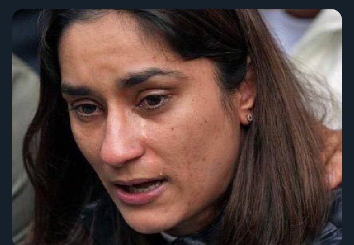 विनेश फोगाट ने रोते हुए कहा- 'कुश्ती संघ के अध्यक्ष और BJP सांसद बृजभूषण शरण सिंह लड़कियों का यौन शोषण करते हैं, उन्हें धमकाते हैं'

बीजेपी के असली ‘चाल, चेहरा और चरित्र’
#RailwayNewBhartiDo
x.com/i/spaces/1MYxN…