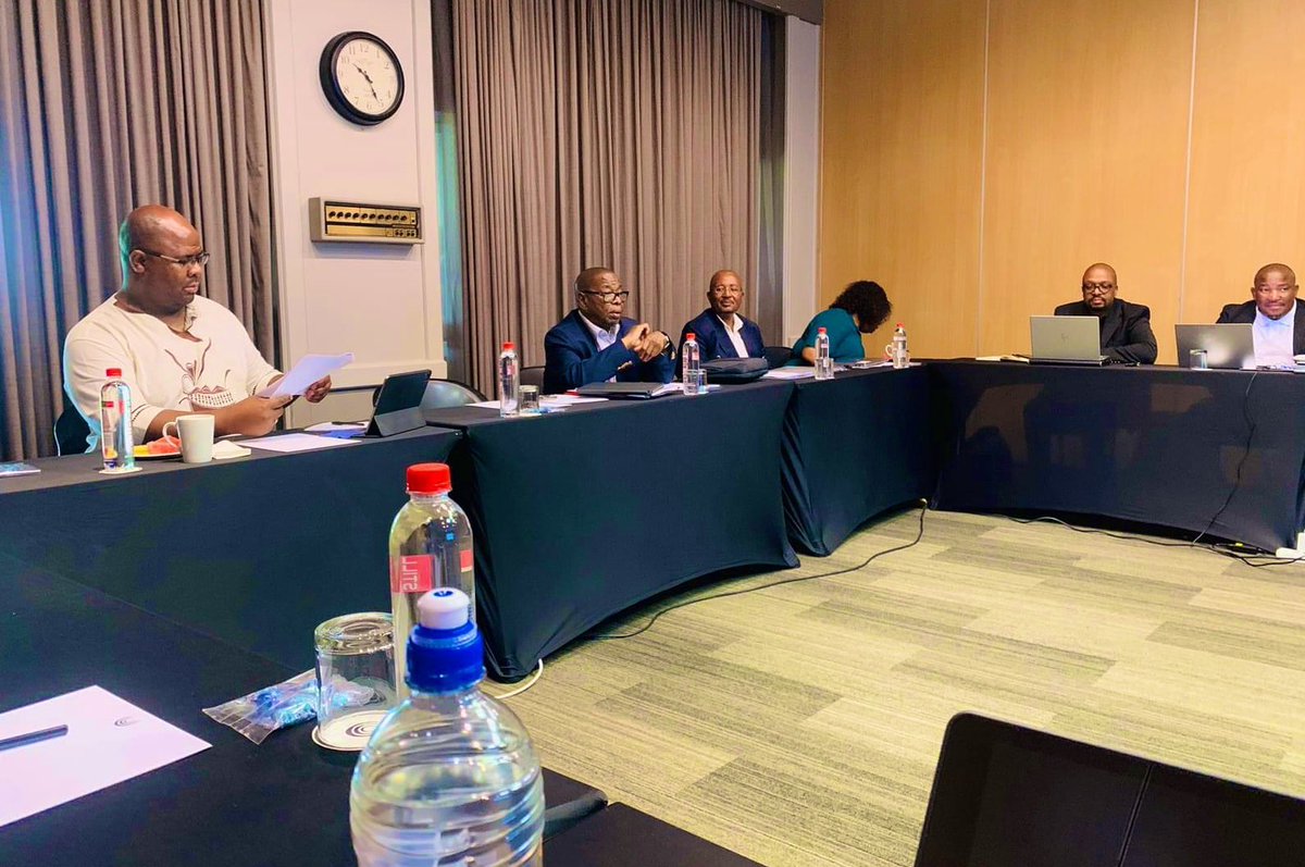 SascoNational's tweet photo. SASCO National meets with Department of Higher Education, Science and Technology [DHEST] Minister, Dr Blade Ndzimande; to ensure a smooth students enrollment, funding security and registration. 

#SASCO32 
#RTLC23 https://t.co/gP347kfS37