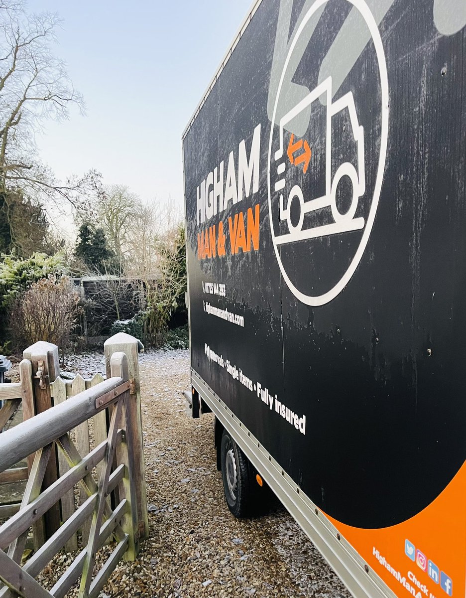 Friday Freeze 🥶❄️🚛 Team HMVR still smiling and wearing shorts tho 😆🩳 #highammanandvanremovals #fridayfreeze #highamferrers #rushden #northamptonshire #removals #movinghome #movingoffice #moving #5starrated