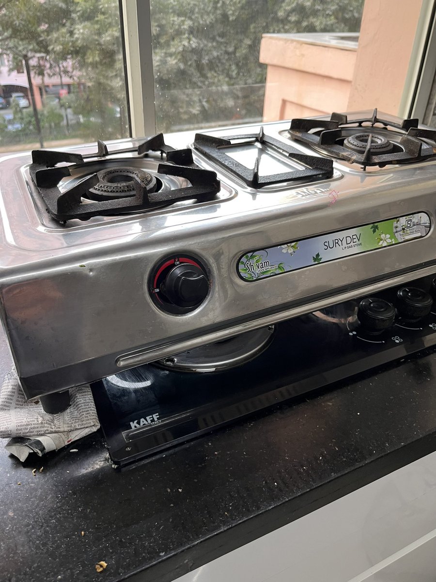 mkt_not's tweet photo. @kaffindia After 3 months of following up with your team, we decided to innovate!! Local chulha over Kaff premium chulha.
Pathetic service for a multi-national. Your service team doesn't have burner replacements available!! https://t.co/h7iKewm4mN