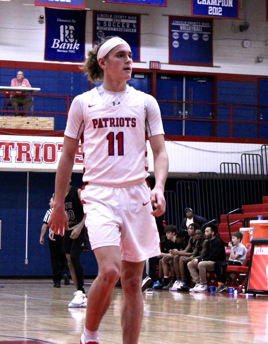 QuadrupleCov859's tweet photo. Big Games from @bladenuckols @conmandavis06 &amp; Jackson Sims mixed with timely FTs from @RalstonColton &amp; @TrevorMiracle1 gave @SchoolsLincoln the Dub 51-47 over @TCBasketball_ Despite not being at full strength because of injuries the Pats keep rolling. https://t.co/1pwxBSsg92