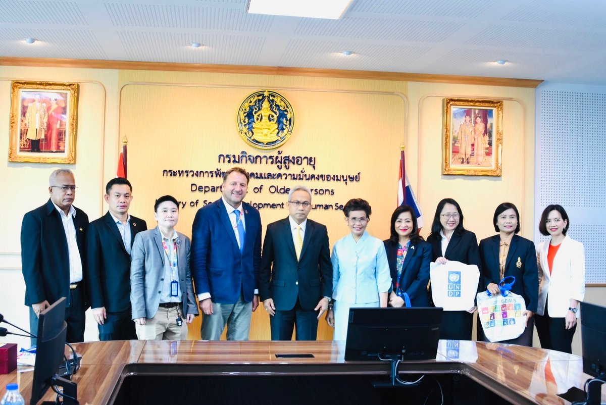 UNDPThailand's tweet photo. .@undpthailand continues to work closely with #MSDHS to promote key development areas in 🤝🌱
👧👦#youth engagement
👨🦯👨🦽🏢#inclusive workplace
🟰 #GenderEquality
to align with the #LeaveNoOneBehind agenda and the achievement of #SDGs in Thailand & beyond 🇹🇭 #SDGLocalTH https://t.co/F85GnkXoGE
