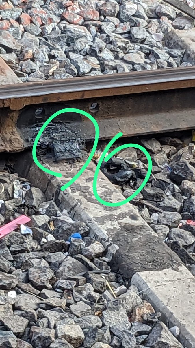 SnagaDheeraj's tweet photo. @IRCTCofficial @RailwaySeva 

I think some damage at Ongole railway station. Please identify and clear it .. https://t.co/UXkZ7ky8Dk