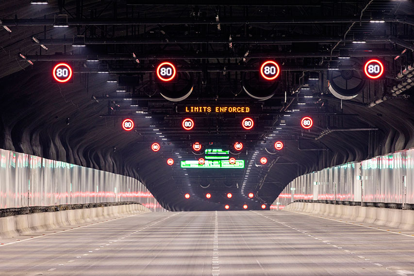 r_ventosa's tweet photo. #EspañolasPorAhí
Inaugurado en Sydney el eslabón final de @westconnex, la mayor autopista urbana subterránea de Australia. Son dos nuevos túneles gemelos de 7,5 km que completan un trazado de 22 km bajo tierra. Obra de un consorcio de @ACCIONA.    
https://t.co/F3VWBQL0N4 https://t.co/BvlYtQQuhP