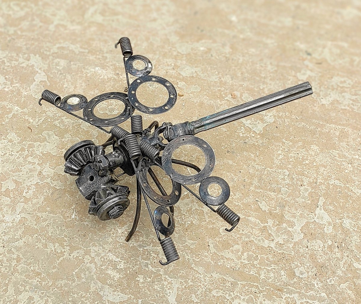 nishatfawzia09's tweet photo. DRAGONFLY
Time: When studying in 2nd year
Measurement: 18×15×12 inch
Materials: Iron (junk metal)
Found object
Precesses: Welding
#sculpture #metalsculpture #foundobjects #foundobjectsculpture #grasshopper #grasshopper3d https://t.co/mSgjjHae13