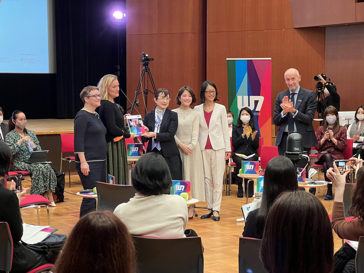 GI_Tokyo's tweet image. ♀2023年、G7の議長国がドイツから日本へと変わるにあたり、 #W7の議長国も引き継がれ、本日 #ゲーテ東京 にてキックオフが行われました。 @Women7official は、G7のプロセスの中でジェンダー平等と女性の権利を促進するため集まった市民社会組織のグループです。

@EUinJapan @Frauenrat @NGO_JOICFP