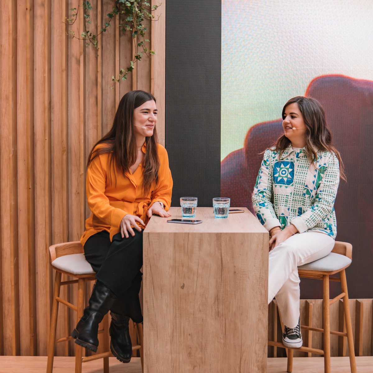 MeliaHotelsInt's tweet photo. Innovación, dinamismo, curiosidad y trabajo en equipo: cualidades esenciales para trabajar en #turismo.

Conversación a dos con Marina Gutiérrez, nuestra Luxury Marketing Manager for Spain, y Sofía Muntaner, Senior Brand Marketing Manager #ZEL &amp; @InnsidebyMelia.

#MeliaLIVEFitur https://t.co/ZG4KENzEef