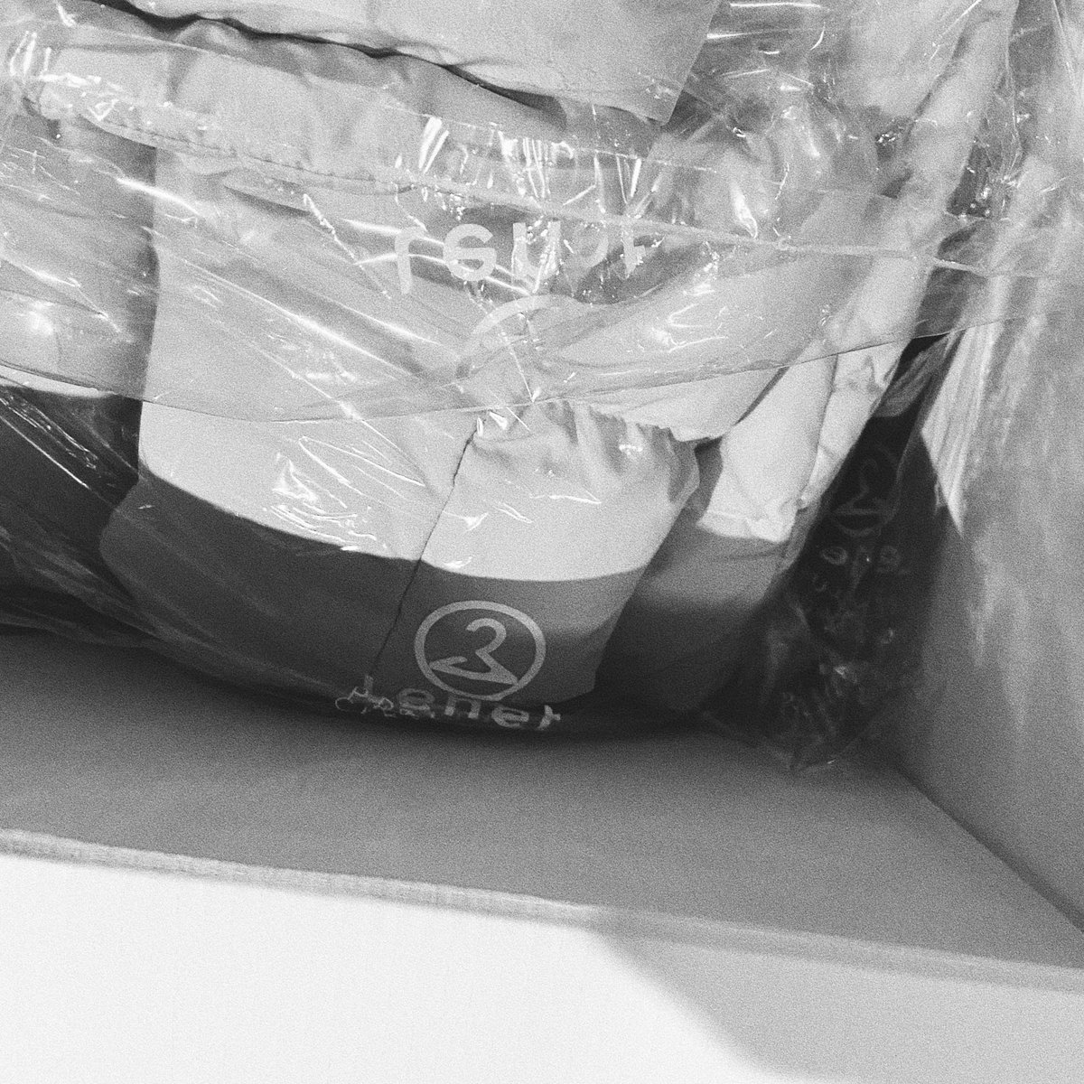 nmsnac's tweet image. クリーニングに出したダウン、マフラー、ニット帰ってきた🥳 持って行ったり取りに行ったりめんどくさいからめちゃ便利で良かった✌🏻7点で5000円くらいでした💸

このリンクから登録で2000円OFFクーポンもらえるので良かったら🔗 lenet.jp/trialinvite?ic… #lenet @Lenet_より