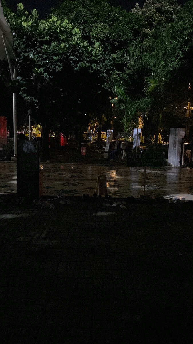 Hati2 para pecinta kesehatan &amp; olah raga di GBK, mesjid Al Bina sudah mulai tdk aman. Hati2 bagi para pelari yg punya alas kaki khusus/premium krn sdh ada korban kehilangan di magrib hari ini.
<a href="/StadionGBK/">Gelora Bung Karno</a> @GBKstadium <a href="/RadioElshinta/">Radio Elshinta</a>  <a href="/DivHumas_Polri/">Humas Polri</a> <a href="/kompascom/">Kompas.com</a> <a href="/hariankompas/">Harian Kompas</a>