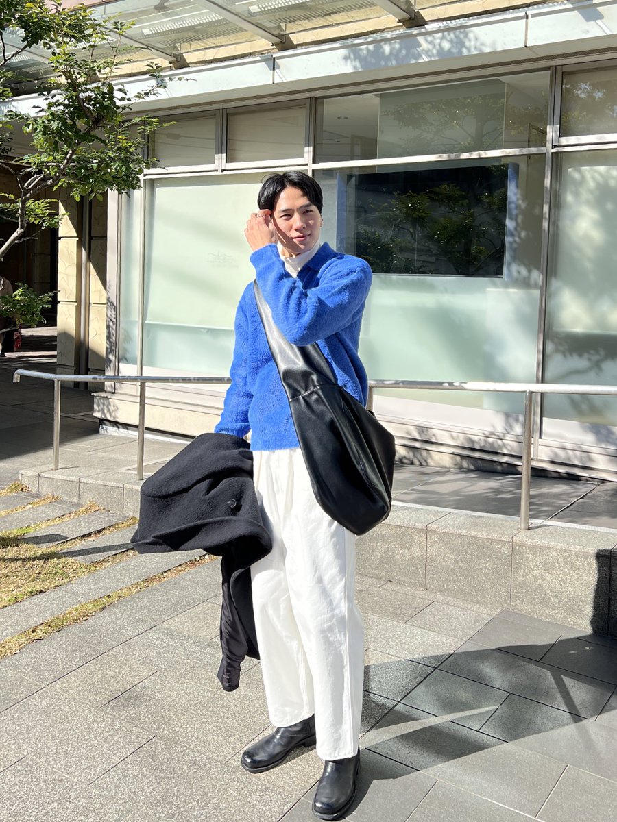 sudamotoki0718's tweet photo. 今回初めてバッグを作成しました！
アクセントのある大きいショルダーバッグが欲しくて、探しても見つからなかったから。
大きめな作りで一泊二日の荷物は余裕で入ります🙆‍♂️
個数も限りがありますので是非✨
【レザーワイドショルダーバッグ】
https://t.co/4GOfqTr9P5
#ファッション #tutti https://t.co/QUb98VDTqU