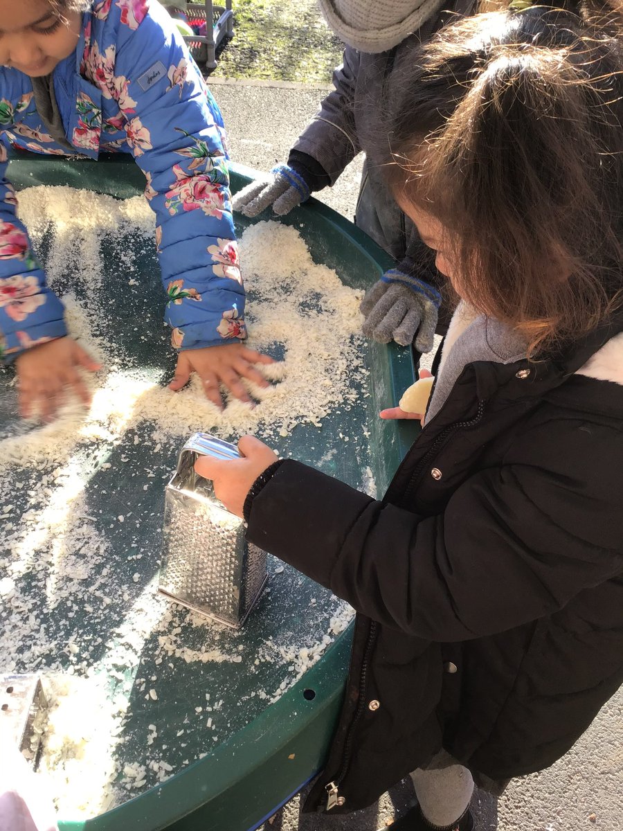 MrsGriffiths7's tweet photo. We’ve been busy using graters and soap! What will we do with it this afternoon????? #finemotor #physical #soap #graters #outdoors #messy https://t.co/wzWsXeTVfY