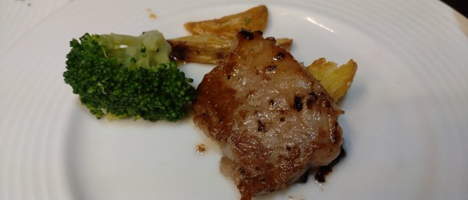 誕生日飯食べ終えて夜景眺めるのもよきよき 