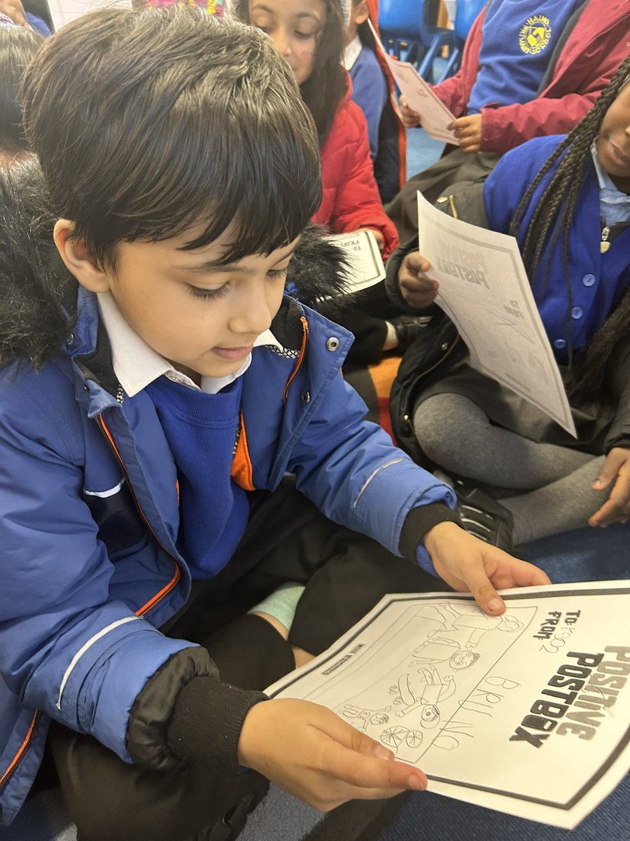 HaimoSchool's tweet photo. Year 2 Mercury class have enjoyed looking at and reading their positive post from @HunsburyParkPS 😊 @DianaAward @AntiBullyingPro #PositivePostBox We’re all feeling very positive now ahead of the weekend 🌈 😊 🙌🏼 https://t.co/SXw5wQ4QCq