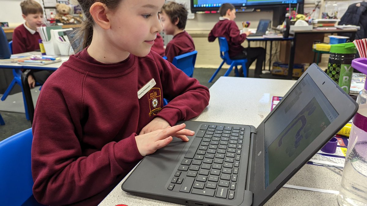 marsdenjunior's tweet image. Test driving Rapid Router today in Year 4! #CodeforLife #computing #aspiration #teamwork