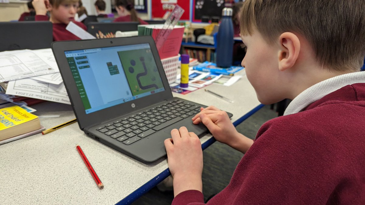 marsdenjunior's tweet image. Test driving Rapid Router today in Year 4! #CodeforLife #computing #aspiration #teamwork